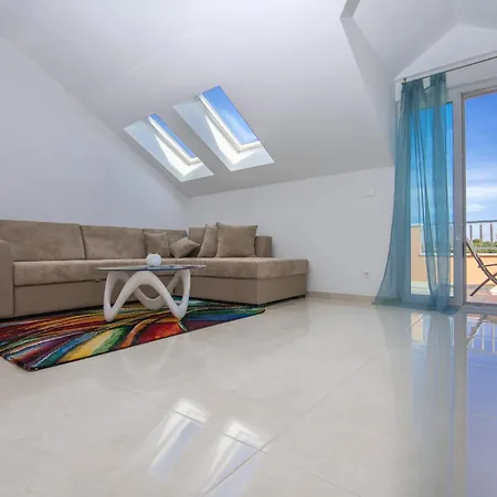 Ljubica 2 Apartment