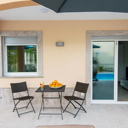 Apartment Ljubica 2 *