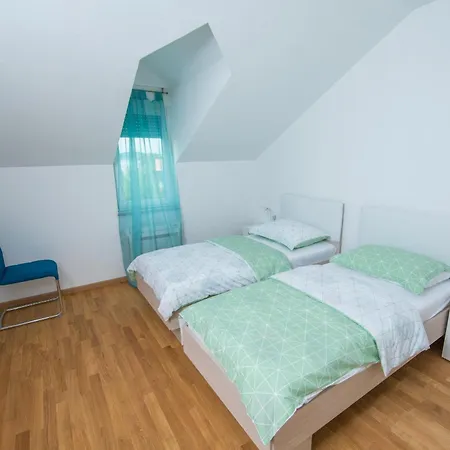 Apartment Ljubica 2 *