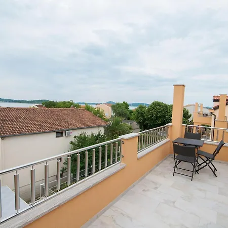 Apartment Ljubica 2 *
