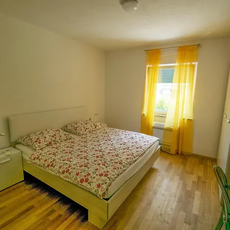 Apartment Ljubica 2 *